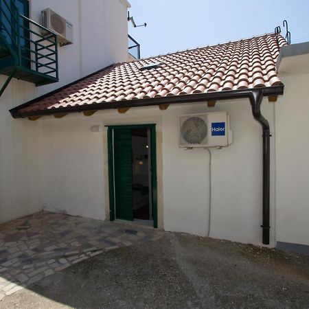 Stonehouse Katarina Igrane Exterior foto